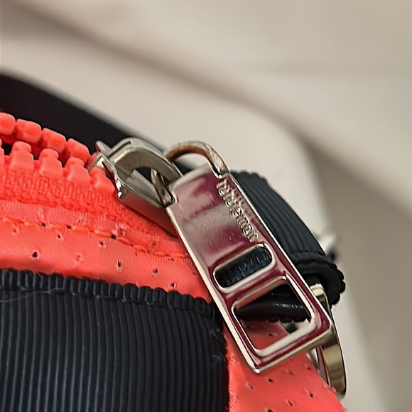 Lululemon Very Roomy Neon Orange/Navy Blue Duffel Bag - Picture 6 of 12